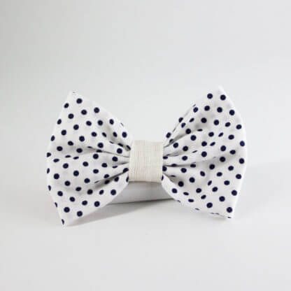 Papillon uomo in tessuto di cotone bianco a pois blu